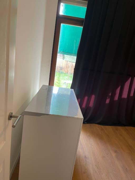Lovely 1 Private Bedroom With Garden View Rotterdam Bagian luar foto